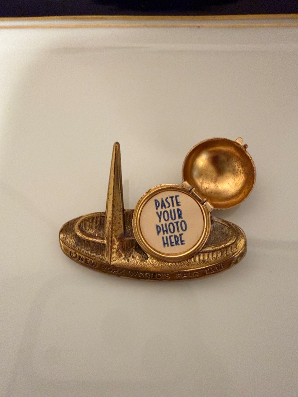 Vintage World's Fair Souvenir Lapel Pin from 1939 with original paper lining
